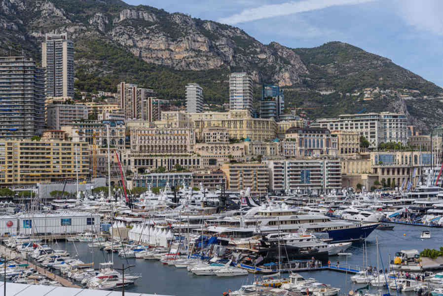 Principado de Mónaco 04 - Montecarlo - puerto de Mónaco.jpg